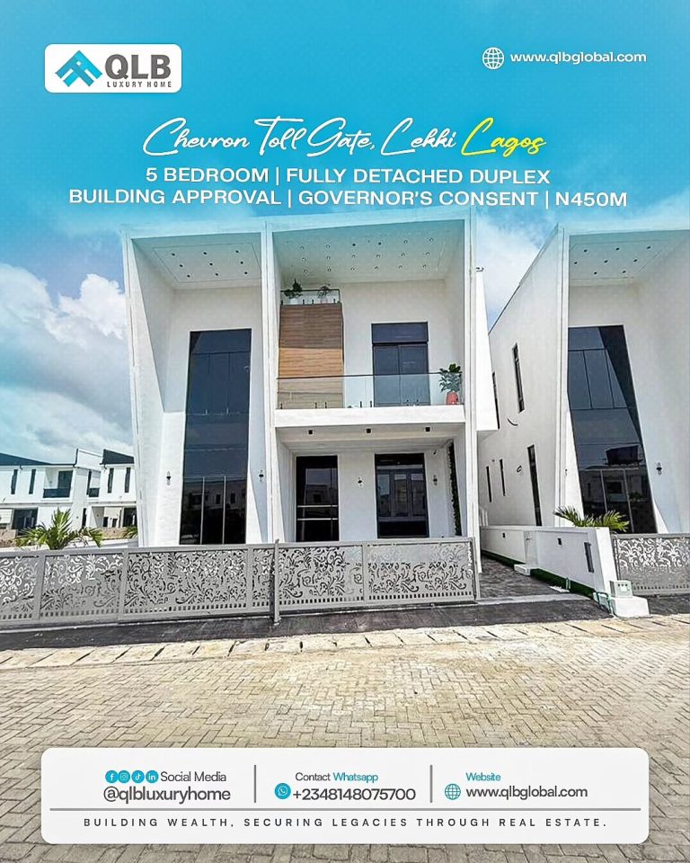 SPACIOUS 5 BEDROOM FULLY DETACHED DUPLEX WITH POOL