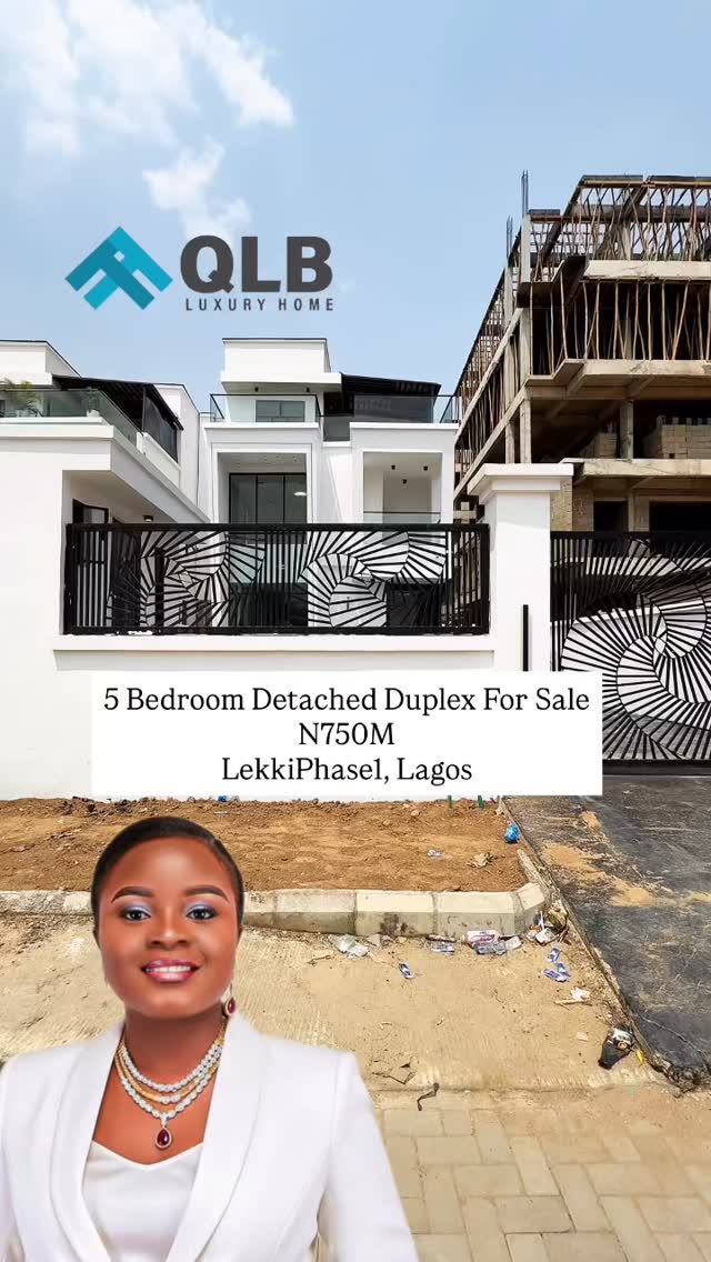 SPACIOUS 5 BEDROOM FULLY DETACHED DUPLEX WITH POOL
