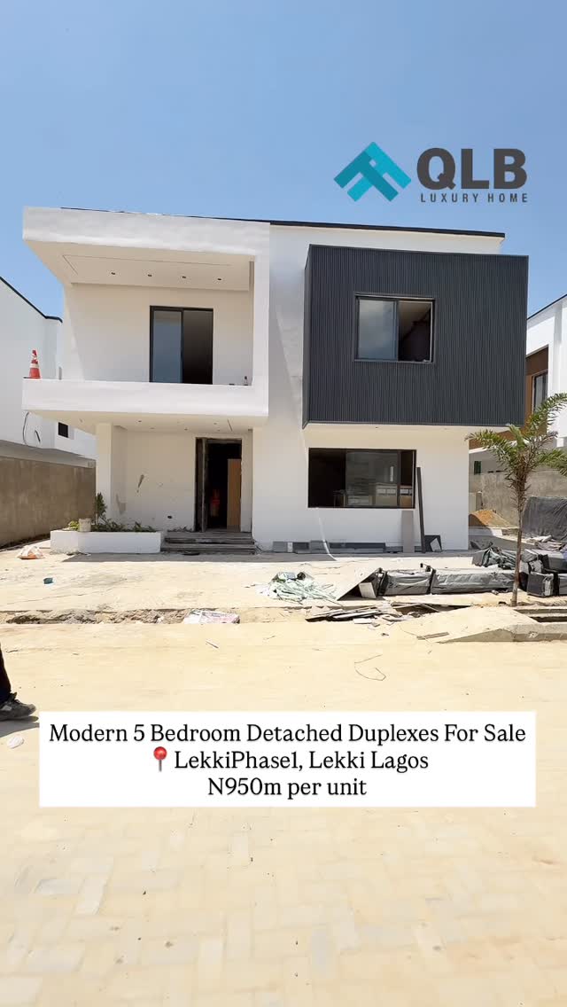 Luxury 5 Bedroom Fully Detached Duplex with Pool