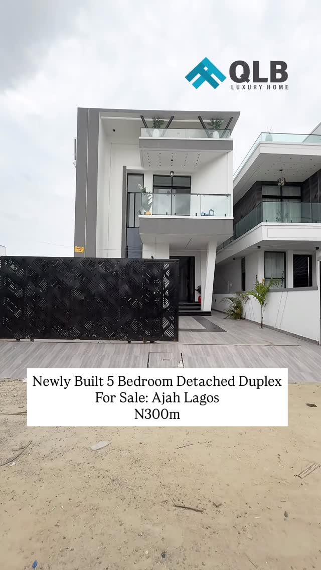 CONTEMPORARY 5 BEDROOM FULLY DETACHED LUXURY HOME WITH BQ & SWIMMING POOL.